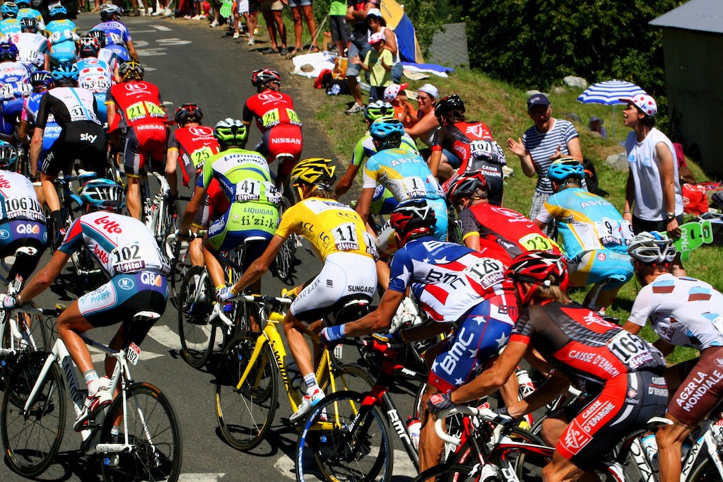 Hoeveel kost de Tour de France en hoeveel levert het op? • Actueel